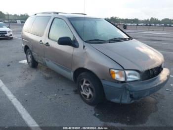  Salvage Toyota Sienna