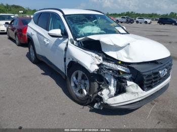  Salvage Hyundai TUCSON