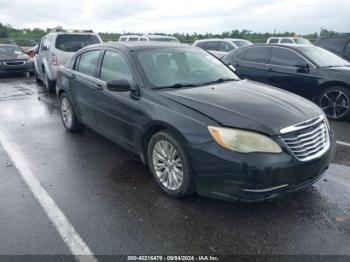  Salvage Chrysler 200