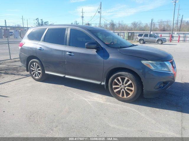  Salvage Nissan Pathfinder