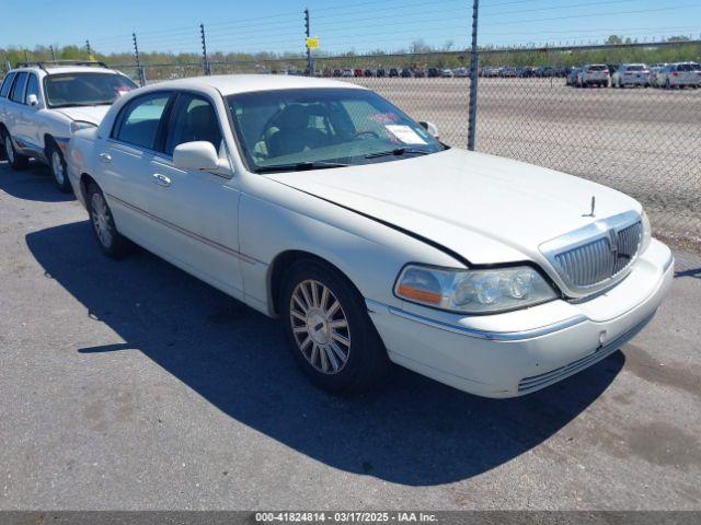  Salvage Lincoln Towncar