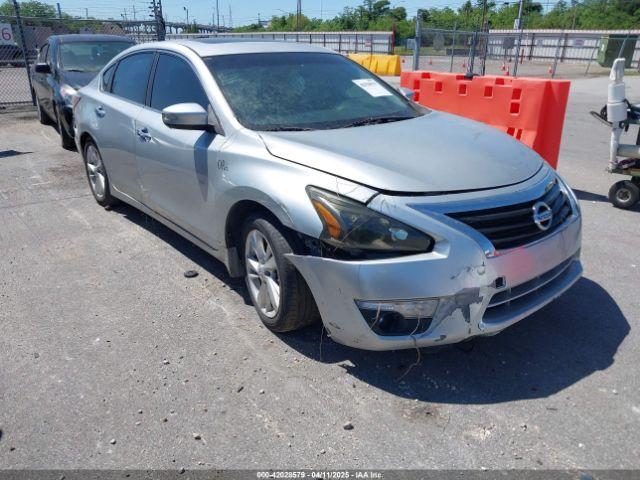  Salvage Nissan Altima