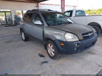  Salvage Hyundai TUCSON
