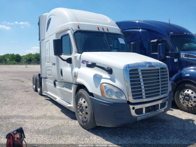  Salvage Freightliner Cascadia 125