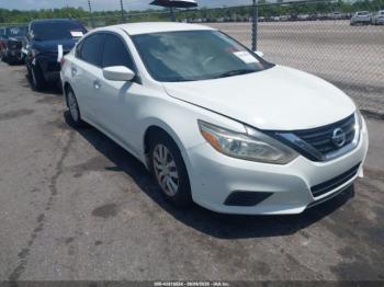  Salvage Nissan Altima
