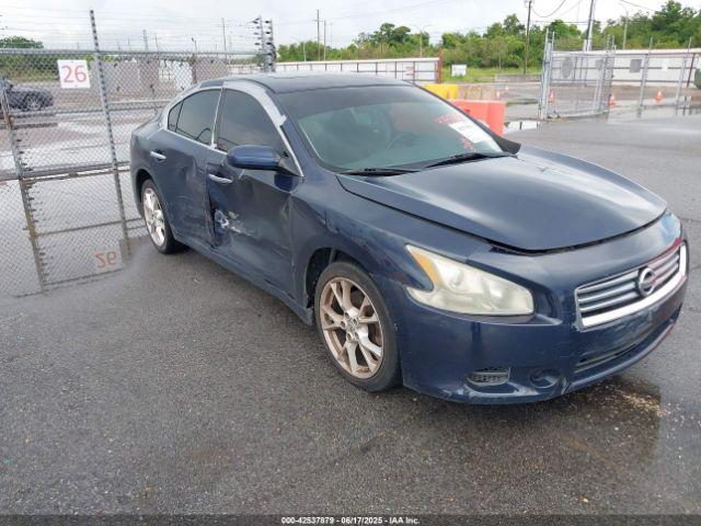  Salvage Nissan Maxima