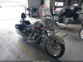  Salvage Victory Motorcycles Kingpin