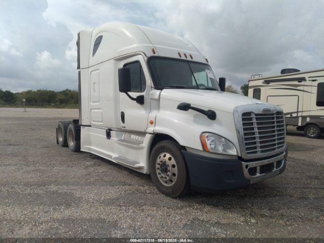 Salvage Freightliner Cascadia 125