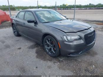  Salvage Chrysler 300