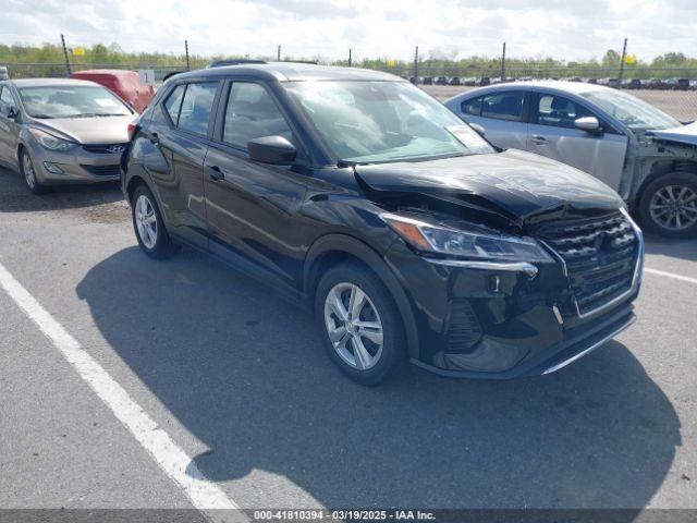  Salvage Nissan Kicks