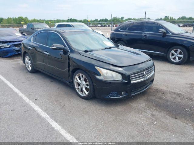  Salvage Nissan Maxima