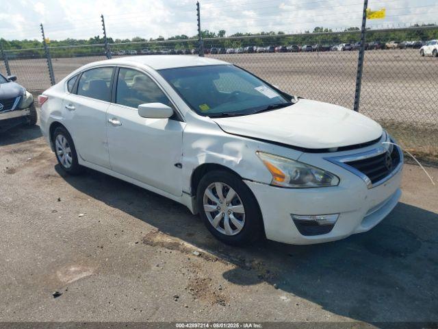  Salvage Nissan Altima