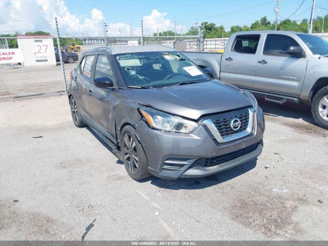  Salvage Nissan Kicks