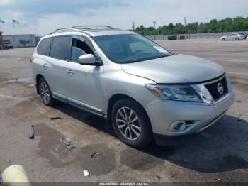  Salvage Nissan Pathfinder