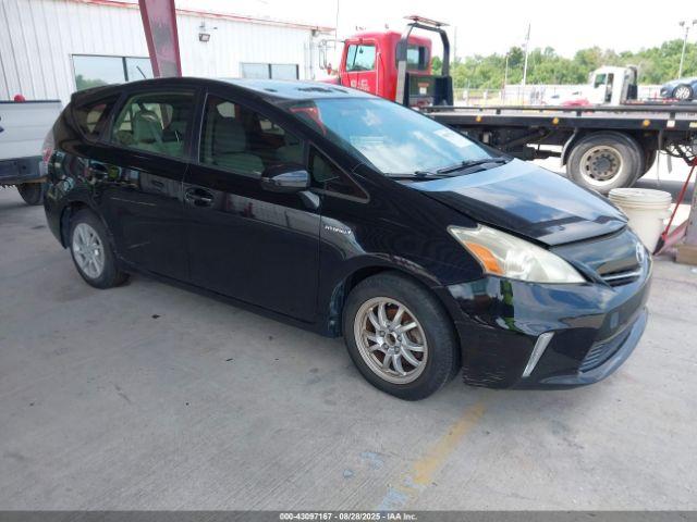 Salvage Toyota Prius v