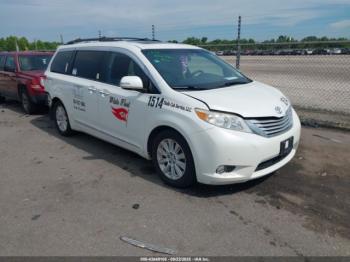  Salvage Toyota Sienna