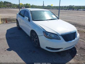  Salvage Chrysler 200