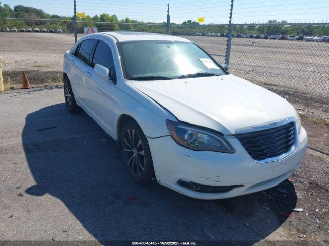  Salvage Chrysler 200