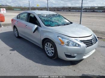  Salvage Nissan Altima