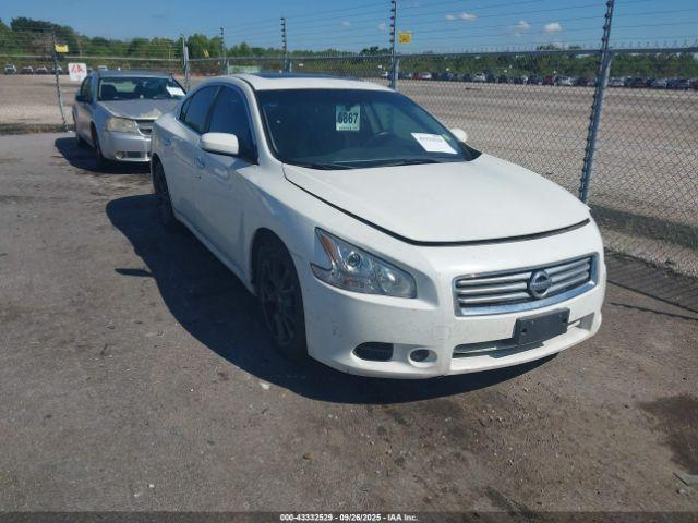  Salvage Nissan Maxima