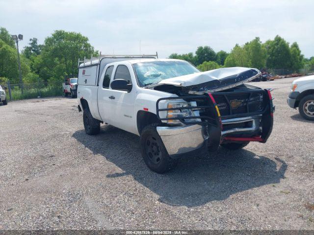  Salvage Chevrolet Silverado 2500