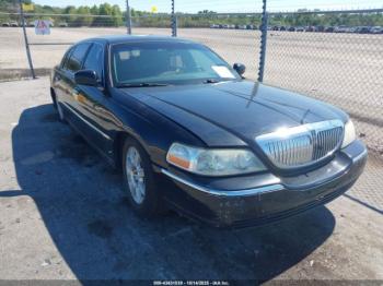  Salvage Lincoln Towncar