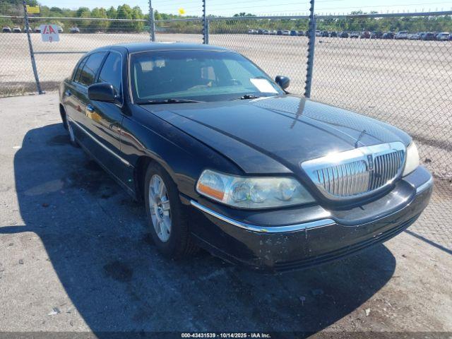  Salvage Lincoln Towncar