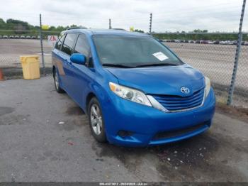  Salvage Toyota Sienna