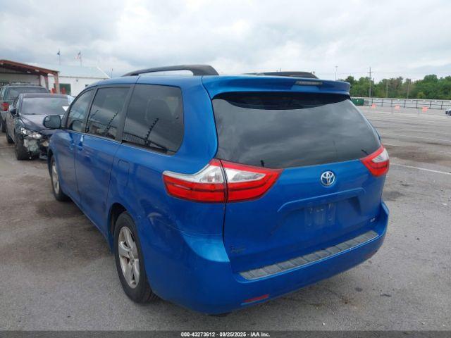 Toyota Sienna Le 8 Passenger Image 7
