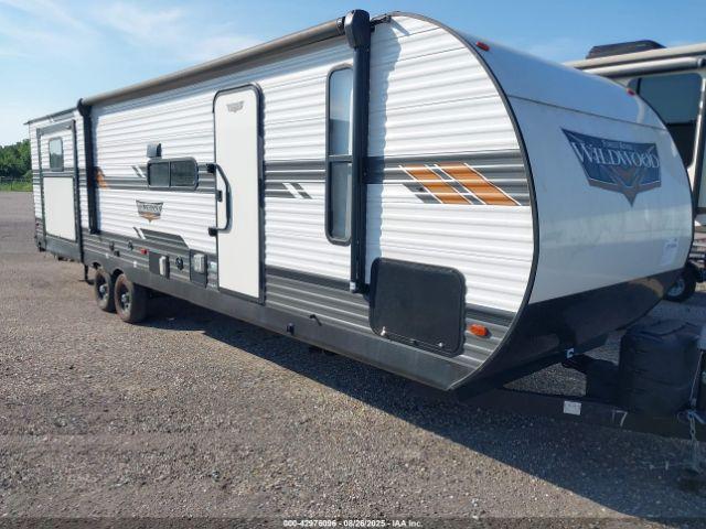  Salvage Wildwood 31ft Kqbts