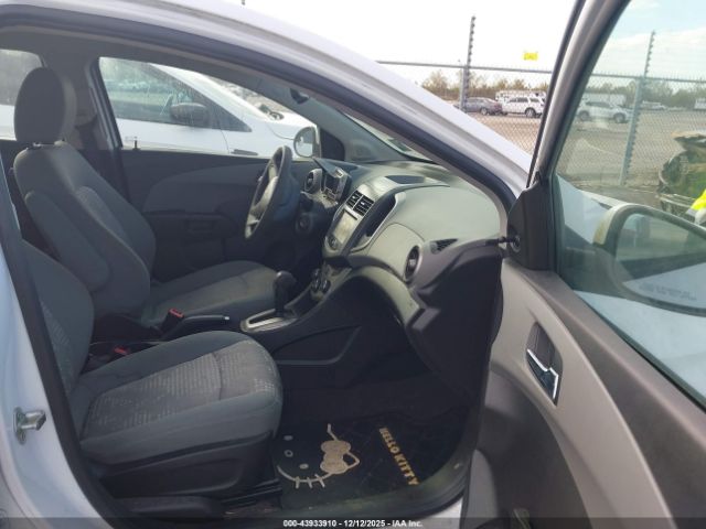 Chevrolet Sonic Ls Auto Image 9