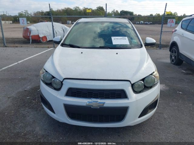 Chevrolet Sonic Ls Auto Image 5
