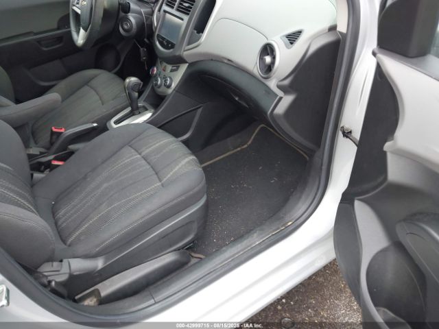 Chevrolet Sonic Lt Auto Image 11