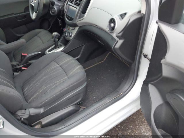 Chevrolet Sonic Lt Auto Image 11