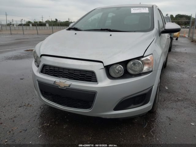Chevrolet Sonic Lt Auto Image 3