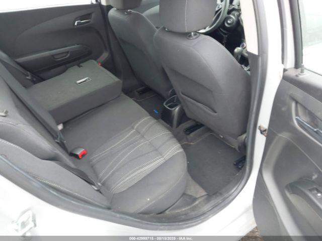 Chevrolet Sonic Lt Auto Image 6