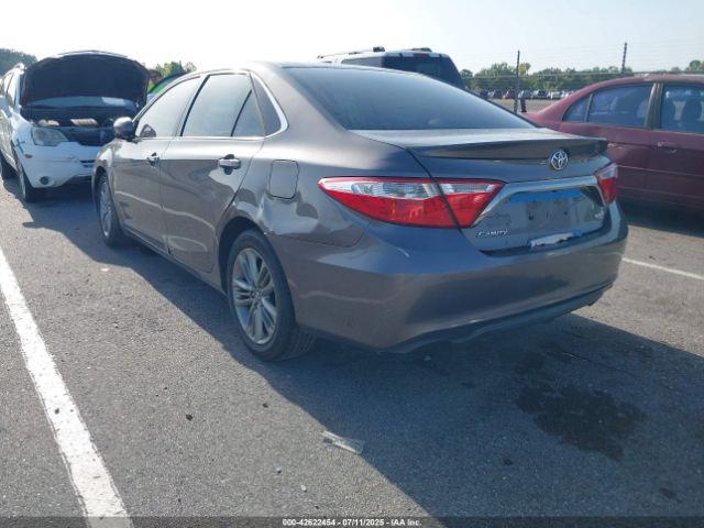 Toyota Camry Se Image 2