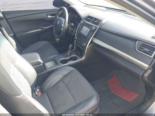 Toyota Camry Se Image 3