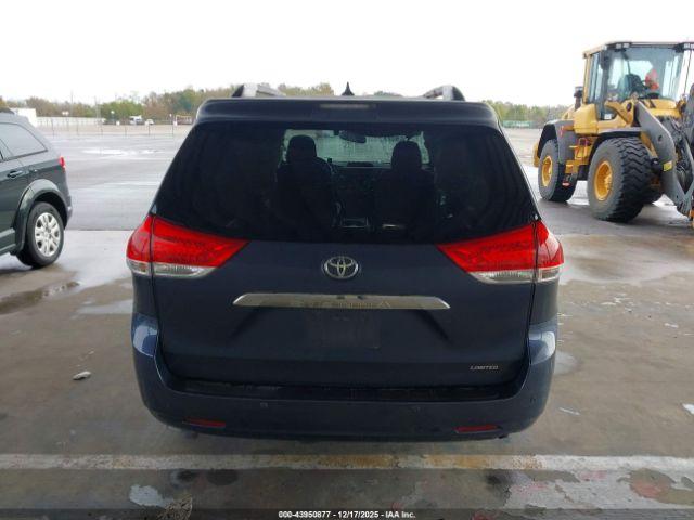 Toyota Sienna Limited V6 7 Passenger Image 2