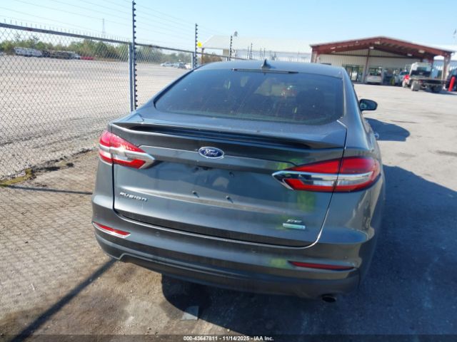 Ford Fusion Se Image 4