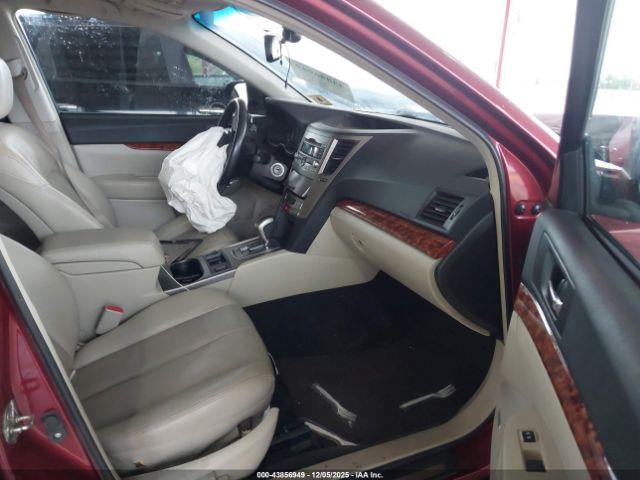 Subaru Outback 2.5i Limited Image 11