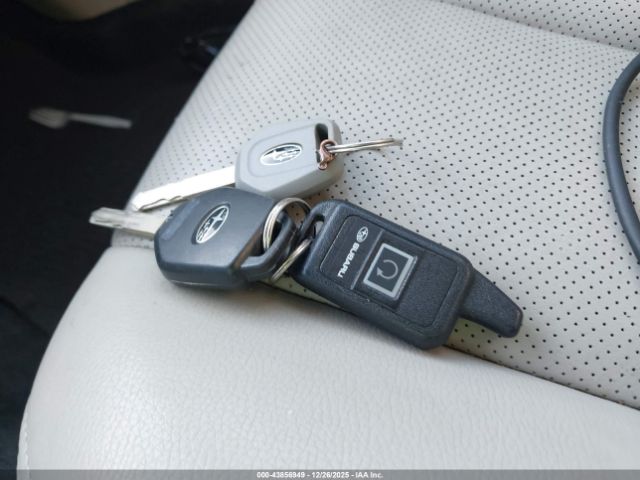 Subaru Outback 2.5i Limited Image 2