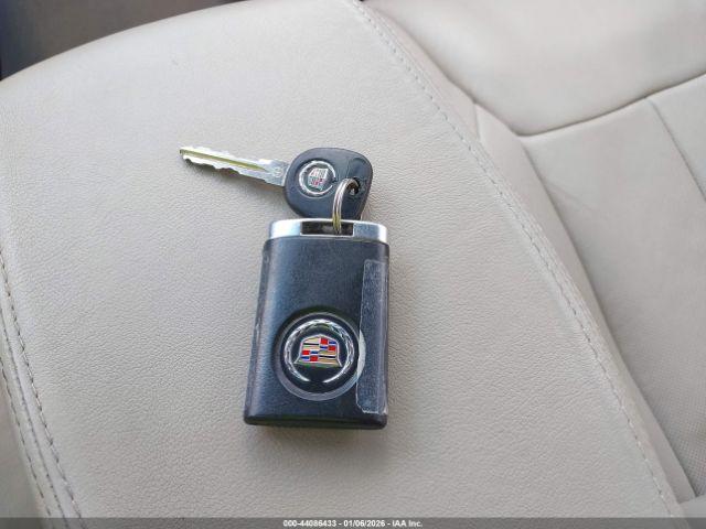 Cadillac DTS 1sb Image 10