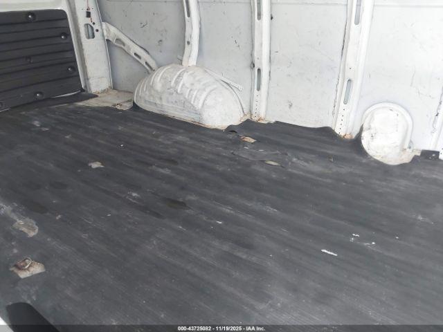 Chevrolet Express Work Van Image 7