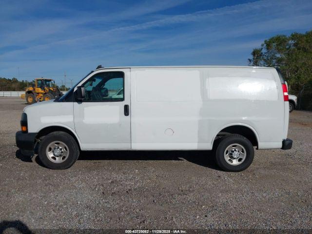 Chevrolet Express Work Van Image 10