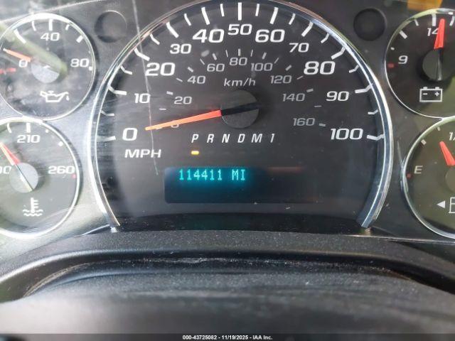 Chevrolet Express Work Van Image 2