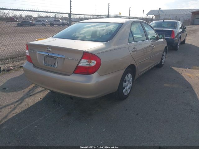 Toyota Camry Le Image 3
